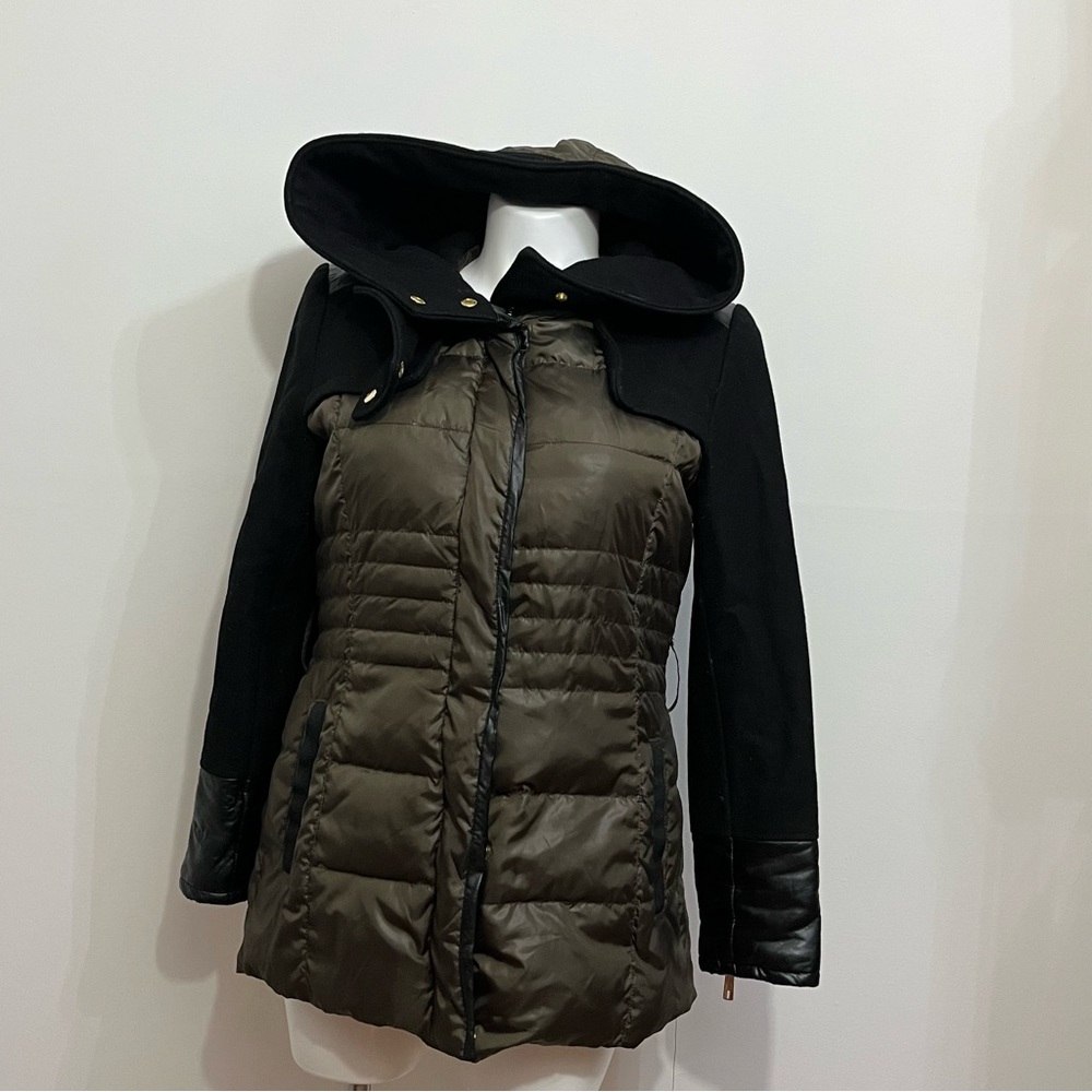 Women’s coat jacket by Kenneth Cole. Size large
